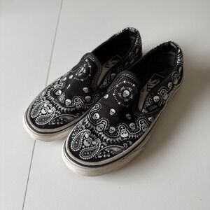 Vans‎ Skull Bandana Slip On Sneakers Black And White Size 3.5 Men 5 Women's